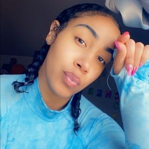 Meet your Posher, Kassandra